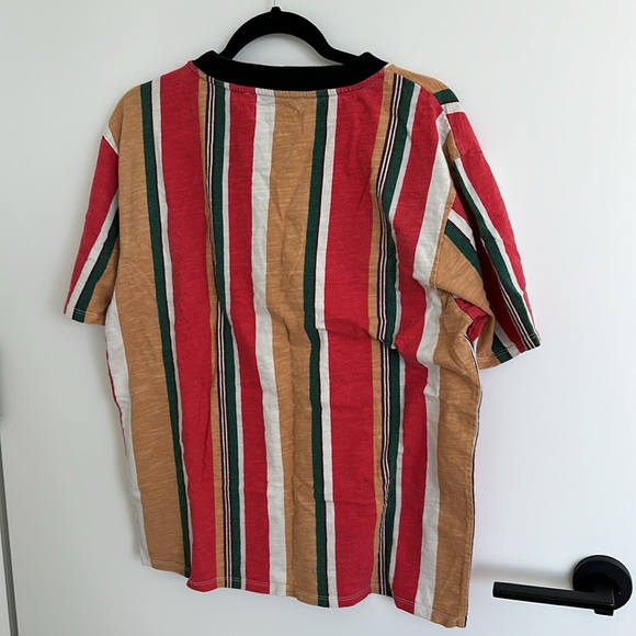 Guess 90s Style Boxy Tee - Picture 2 of 3